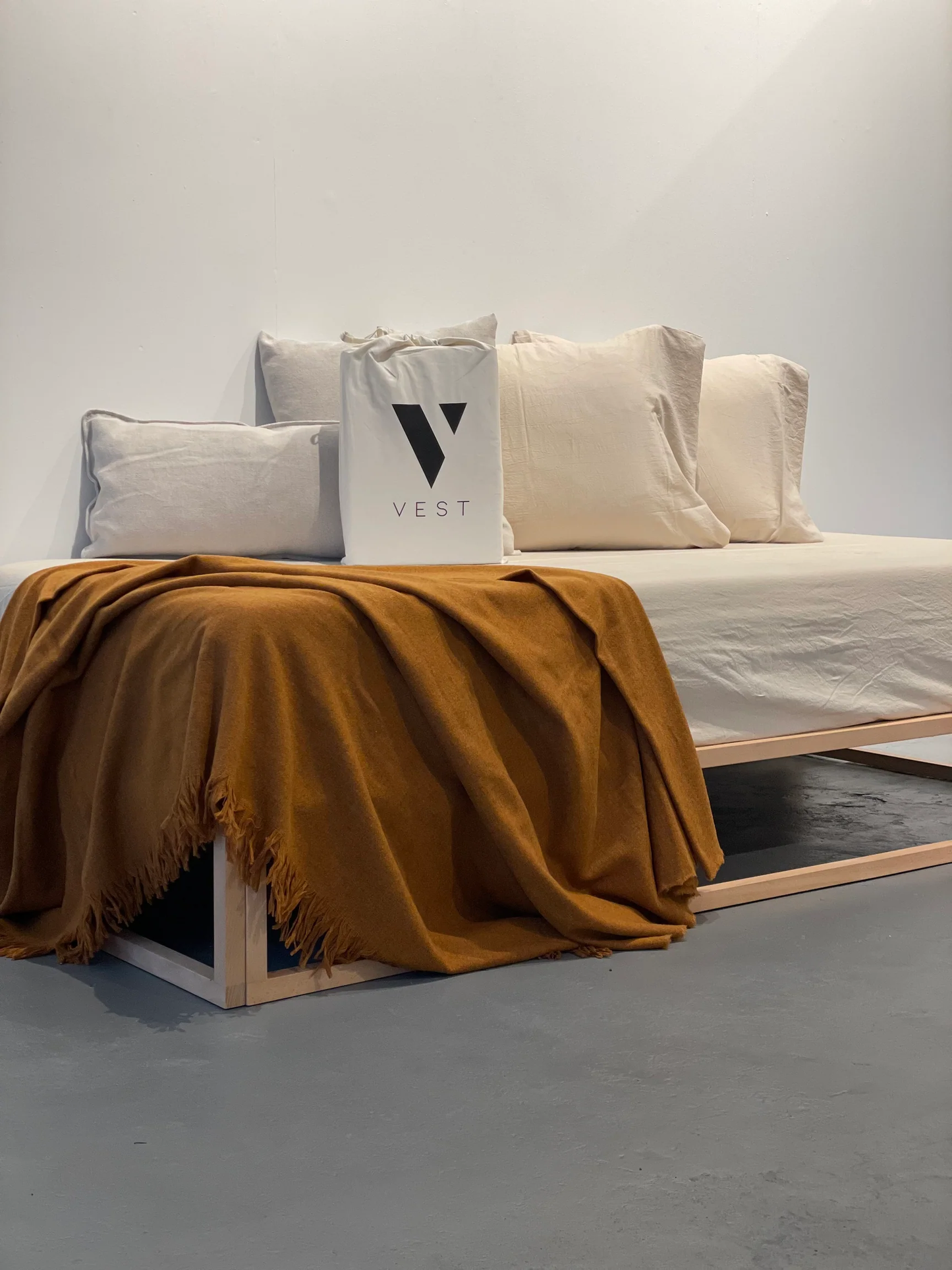 LAK - VEST teygjulak
